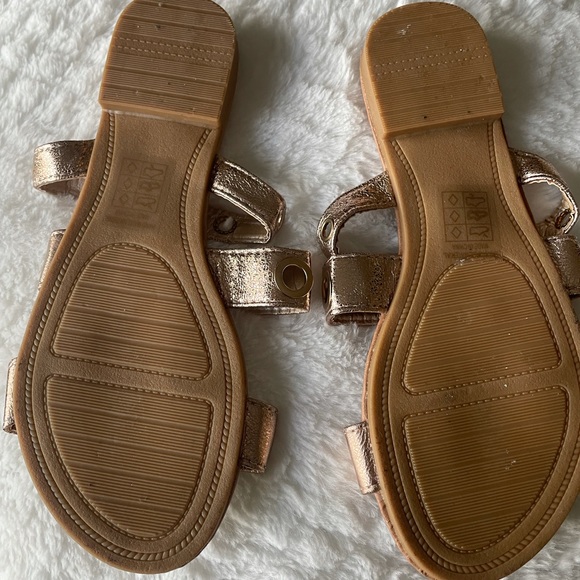 Lili Collection sandal, Gold, Size 5 - Picture 7 of 9